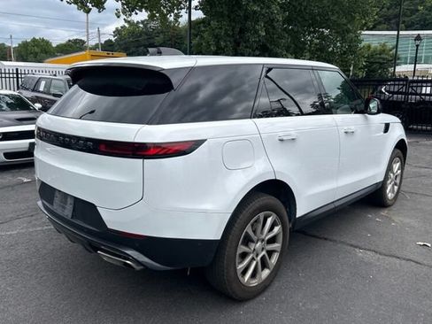 Used 2024 Land Rover Range Rover Sport SE AWD/4WD image 3