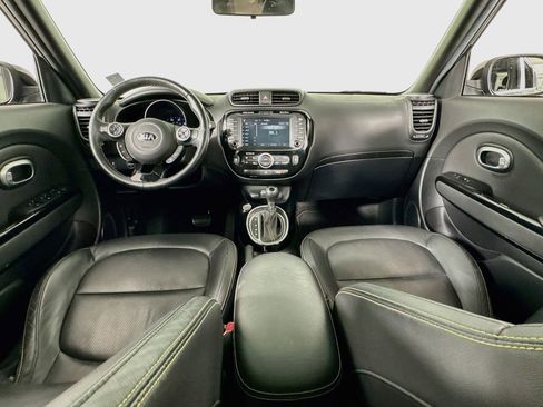 Used 2015 Kia Soul + w/ Primo Package FWD image 24