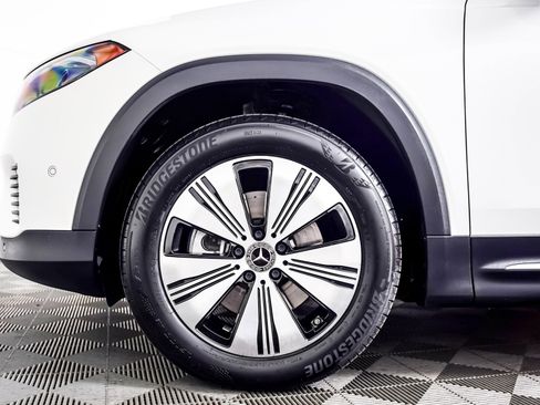 Certified 2023 Mercedes-Benz EQB 300 4MATIC image 4
