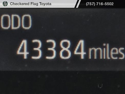 Used 2023 Toyota Highlander XLE FWD image 13