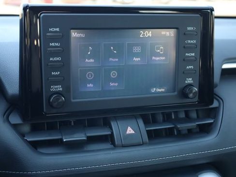 Used 2019 Toyota RAV4 LE image 18