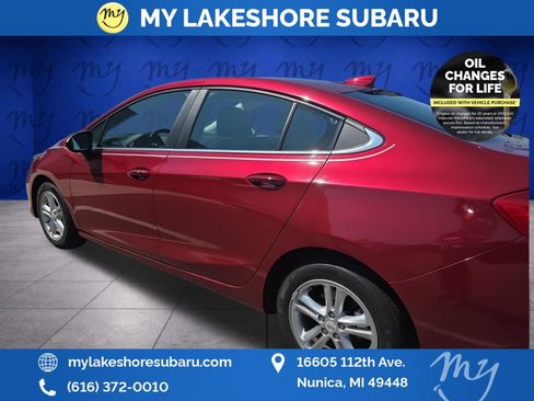 Used 2017 Chevrolet Cruze LT w/ Convenience Package FWD image 7
