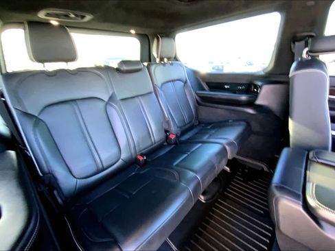 Used 2023 Jeep Grand Wagoneer Series II image 18