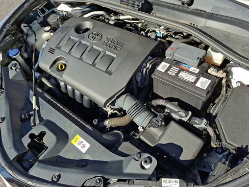 Used 2020 Toyota C-HR LE image 27