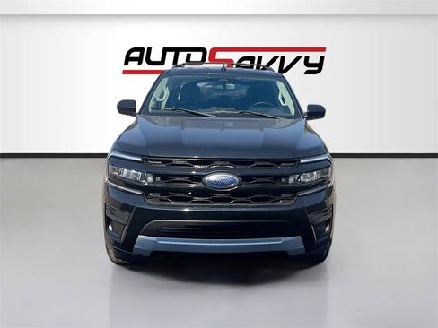 Used 2023 Ford Expedition Max XLT image 2