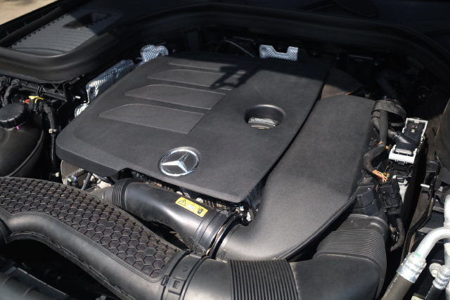 Used 2021 Mercedes-Benz GLC 300 4MATIC w/ Multimedia Package image 9