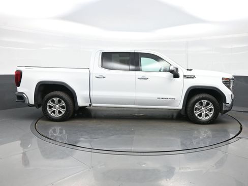 Used 2024 GMC Sierra 1500 SLT AWD/4WD image 10