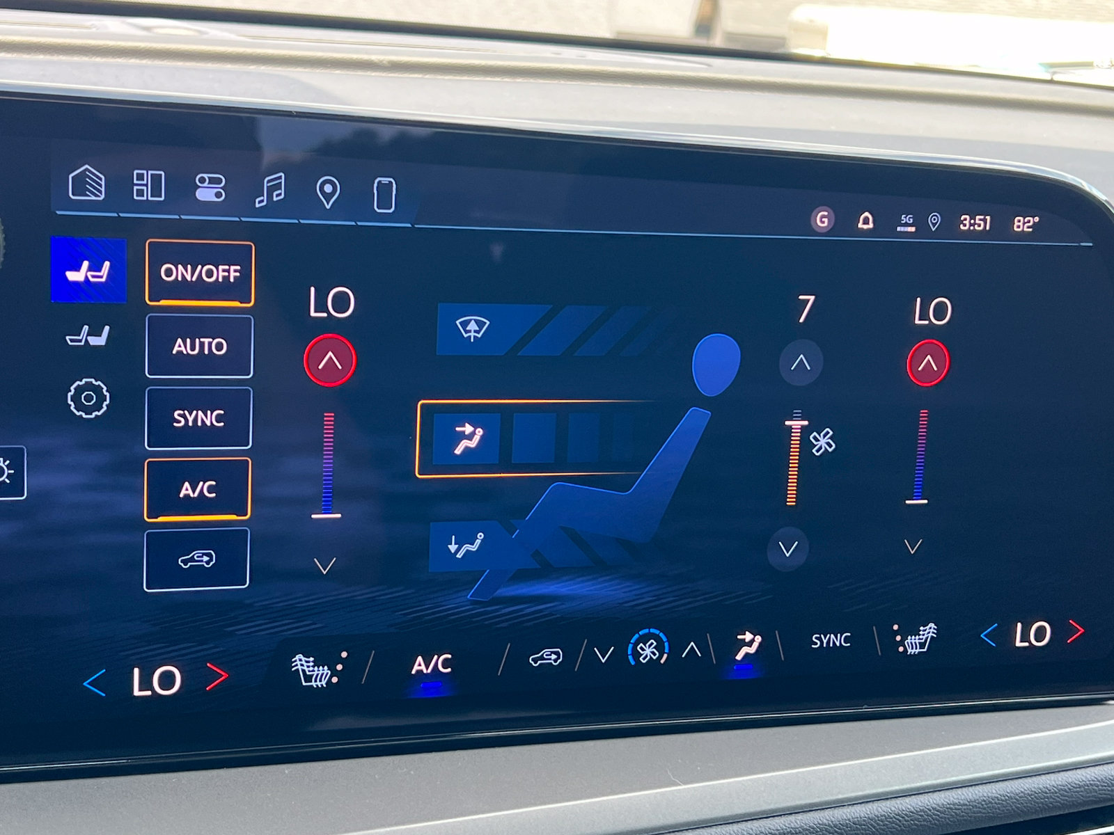 New 2027 Chevrolet Traverse LT AWD/4WD image 24