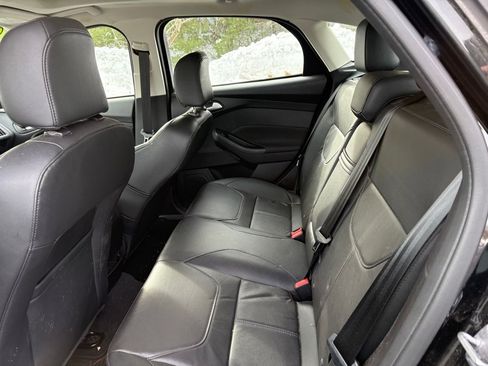 Used 2015 Ford Focus SE w/ Equipment Group 201A image 9