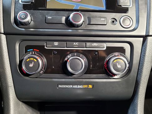 Used 2013 Volkswagen GTI Driver's Edition image 28