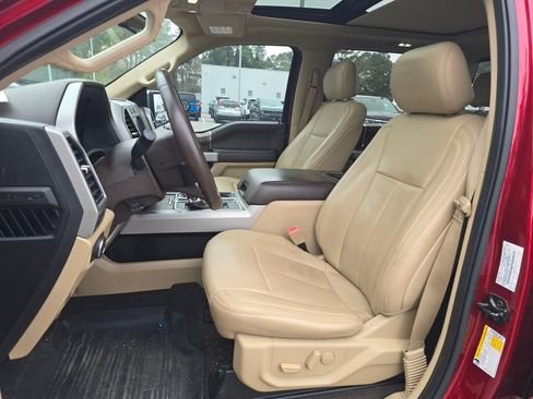 Used 2019 Ford F150 Lariat image 28