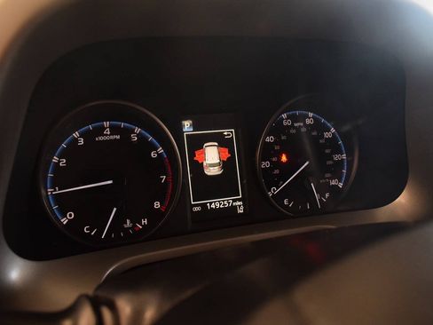Used 2017 Toyota RAV4 LE w/ Carpet Mat Package AWD/4WD image 31