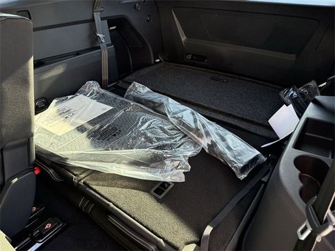 New 2026 Volkswagen Atlas SE image 18