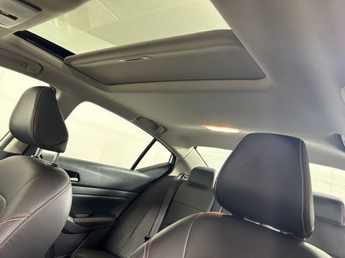 Used 2025 Nissan Altima 2.5 SR w/ SR Premium Package image 13