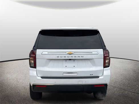 Used 2022 Chevrolet Suburban LT w/ LT Signature Package image 4
