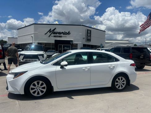 Used 2023 Toyota Corolla LE FWD image 1