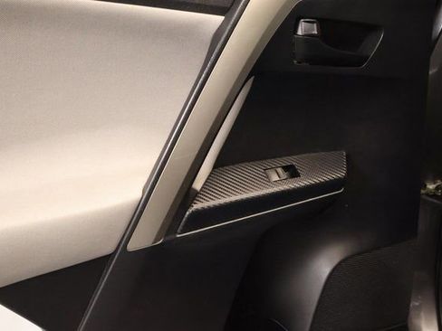 Used 2014 Toyota RAV4 LE image 25