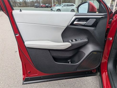 New 2025 Mitsubishi Outlander SE image 11