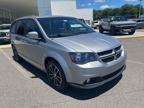 Used 2018 Dodge Grand Caravan GT FWD image 3