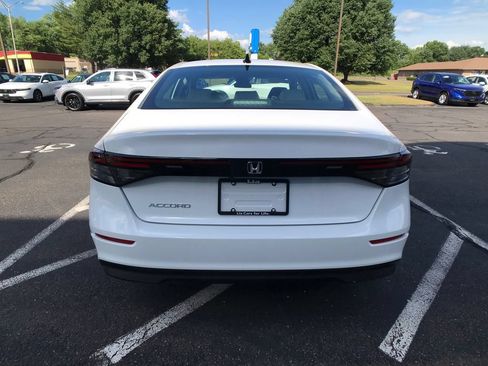 Certified 2025 Honda Accord SE image 12