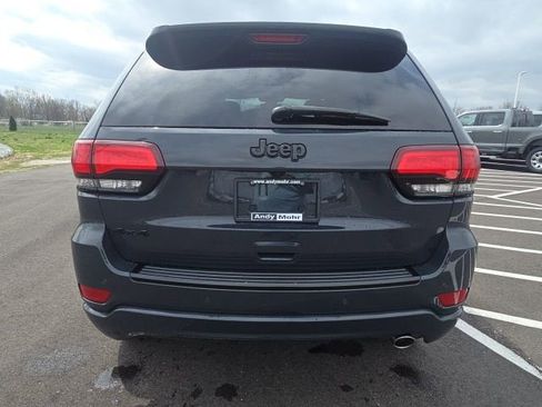 Used 2018 Jeep Grand Cherokee Altitude image 9