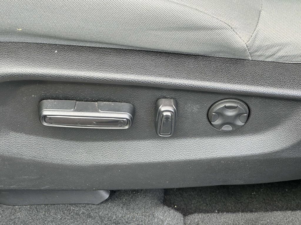 Used 2022 Honda CR-V EX image 17