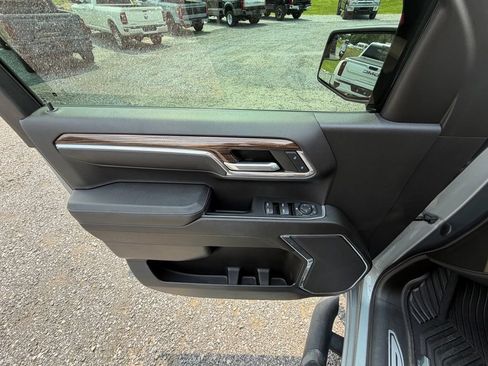 Used 2023 Chevrolet Silverado 1500 RST AWD/4WD image 5