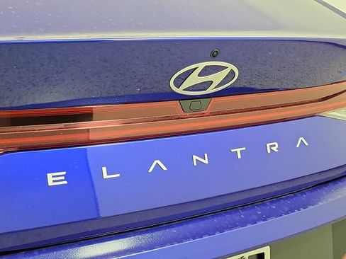 Used 2024 Hyundai Elantra SEL FWD image 9