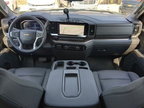 Used 2025 Chevrolet Silverado 1500 LT AWD/4WD image 26