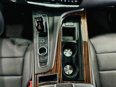 Used 2022 Cadillac Escalade Luxury w/ LPO, Illumination Package image 31