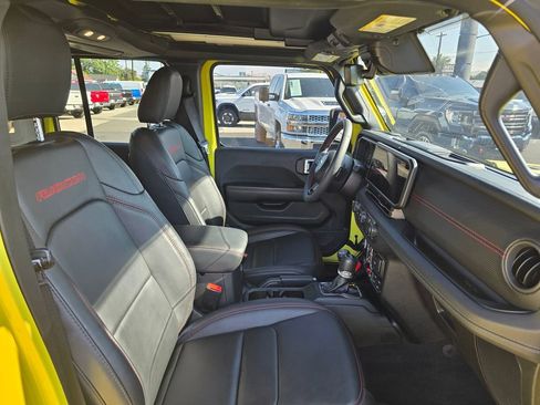 Used 2024 Jeep Wrangler Unlimited Rubicon image 12