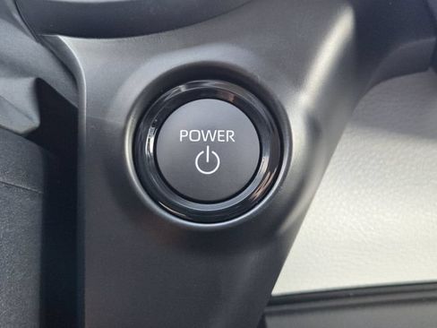 New 2026 Toyota Sienna LE FWD image 21