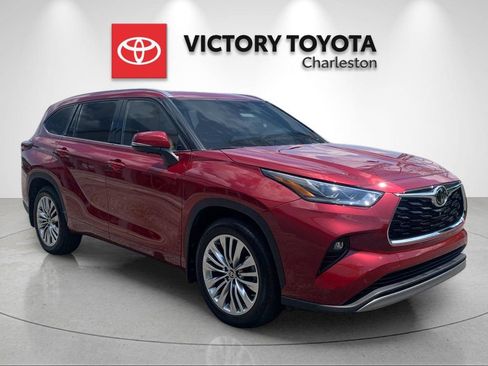 Used 2025 Toyota Highlander Platinum AWD/4WD image 5