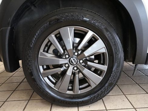 Used 2022 Nissan Pathfinder SV AWD/4WD image 52