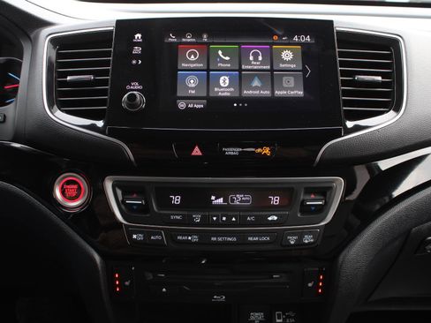 Used 2021 Honda Pilot Touring image 13