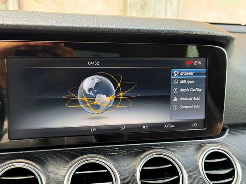 Used 2017 Mercedes-Benz E 300 4MATIC image 38