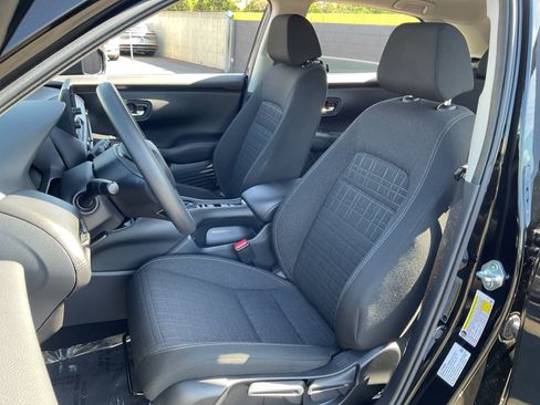 Used 2025 Honda HR-V LX image 18