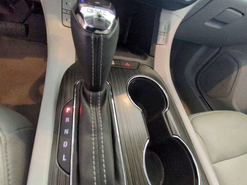 Used 2019 GMC Acadia SLT FWD image 16