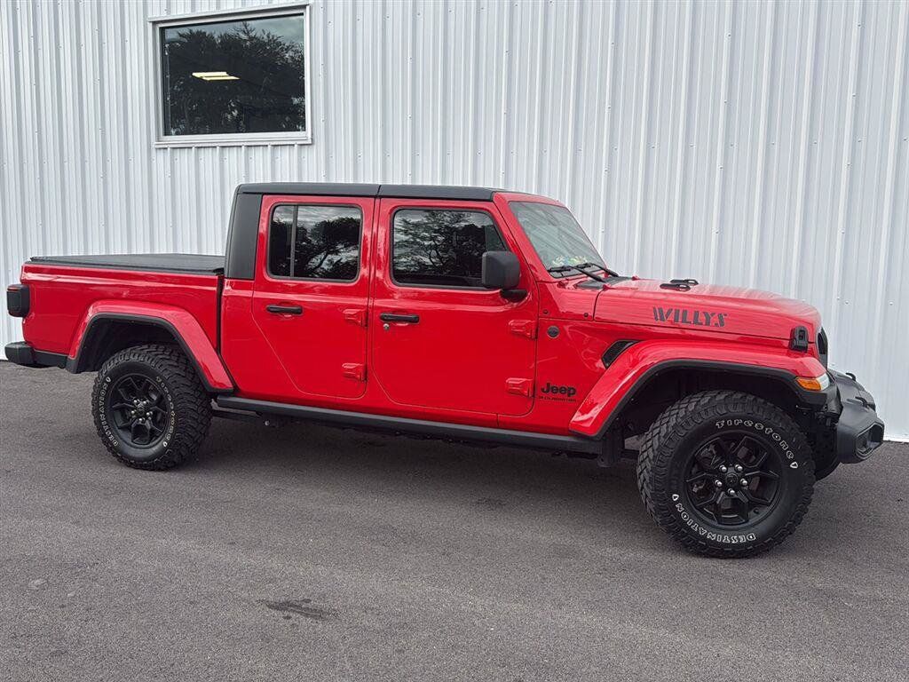 Used 2024 Jeep Gladiator Sport AWD/4WD image 7