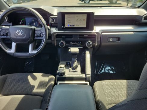 Used 2025 Toyota 4Runner SR5 AWD/4WD image 9