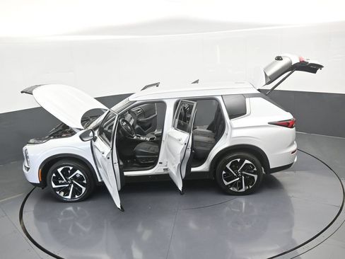 Used 2022 Mitsubishi Outlander SE image 71