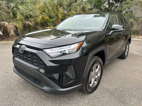 Used 2025 Toyota RAV4 XLE FWD image 1