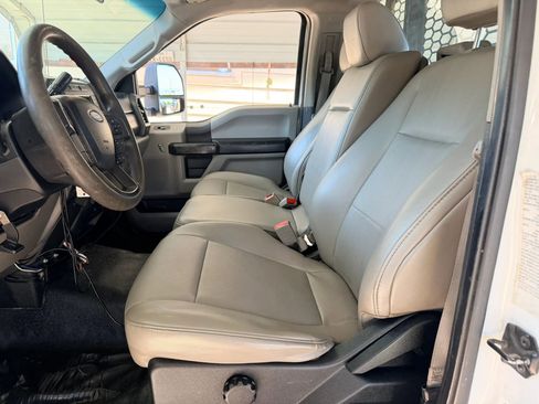 Used 2019 Ford F550 2WD Regular Cab Super Duty image 12