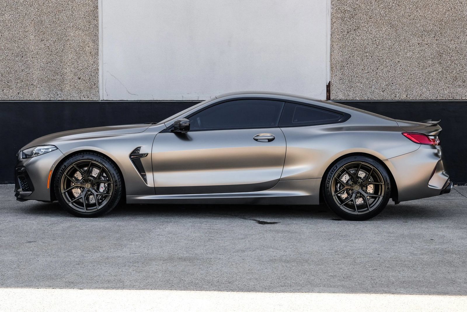 Used 2022 BMW M8 Competition w/ M Carbon Exterior Package AWD/4WD image 10