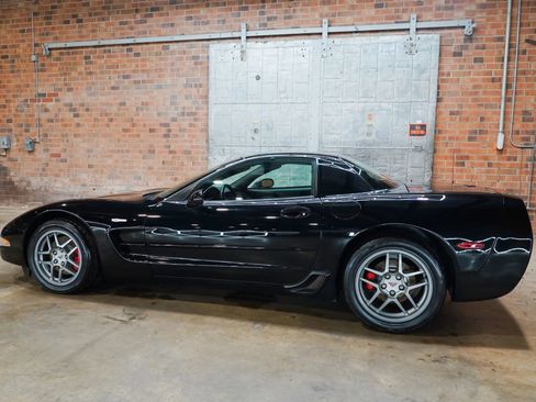 Used 2002 Chevrolet Corvette Z06 w/ Memory Pkg RWD image 10