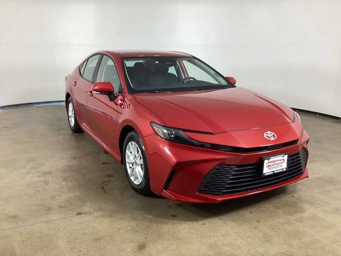 Used 2025 Toyota Camry LE w/ Convenience Package FWD image 3