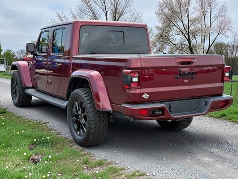 Used 2021 Jeep Gladiator Overland AWD/4WD image 5
