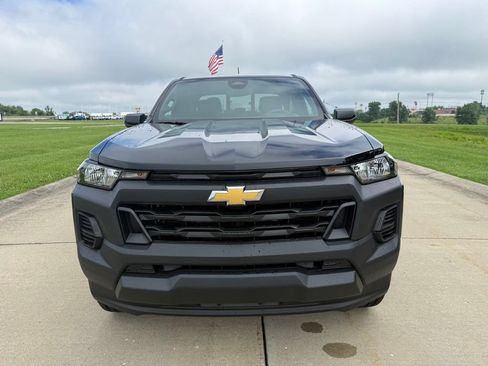Used 2026 Chevrolet Colorado W/T w/ WT Custom Package RWD image 10