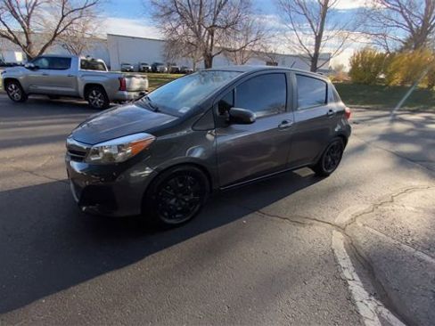 Used 2013 Toyota Yaris L image 4