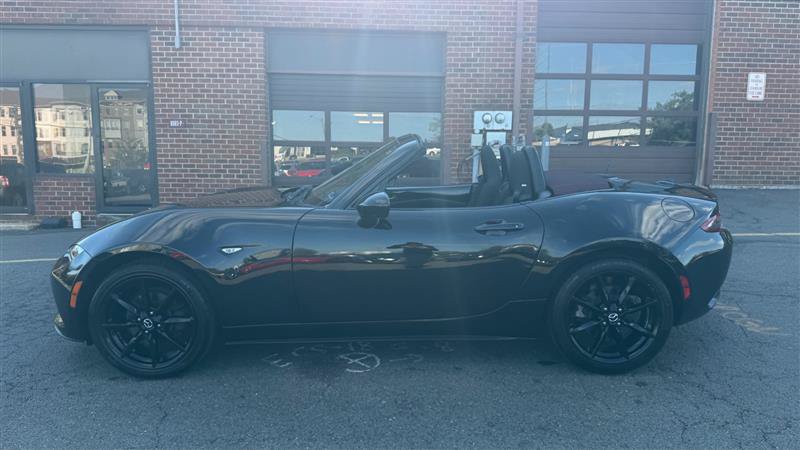 Used 2018 MAZDA MX-5 Miata Club RWD image 11